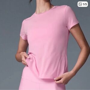 ALO Yoga Light Pink Short Sleeve Tee